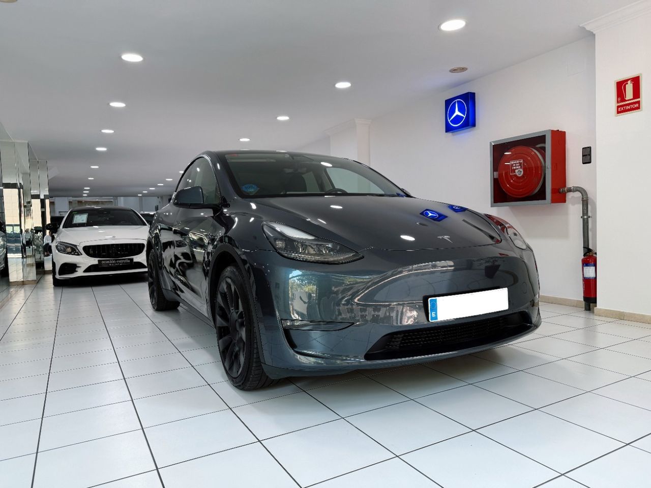 Tesla Model Y Gran autonomía Tracción integral  - Foto 27