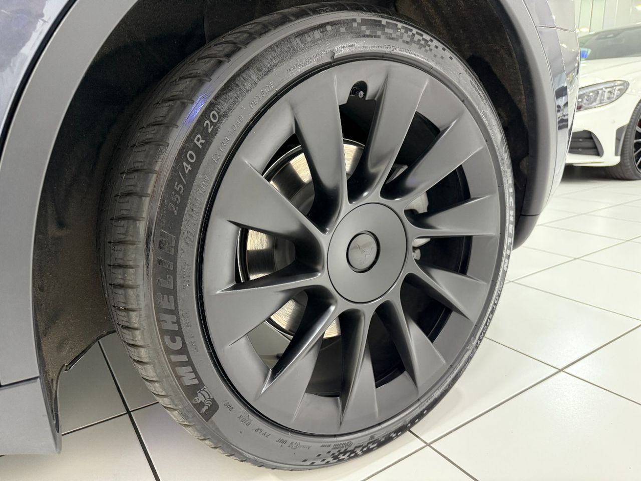 Tesla Model Y Gran autonomía Tracción integral  - Foto 18