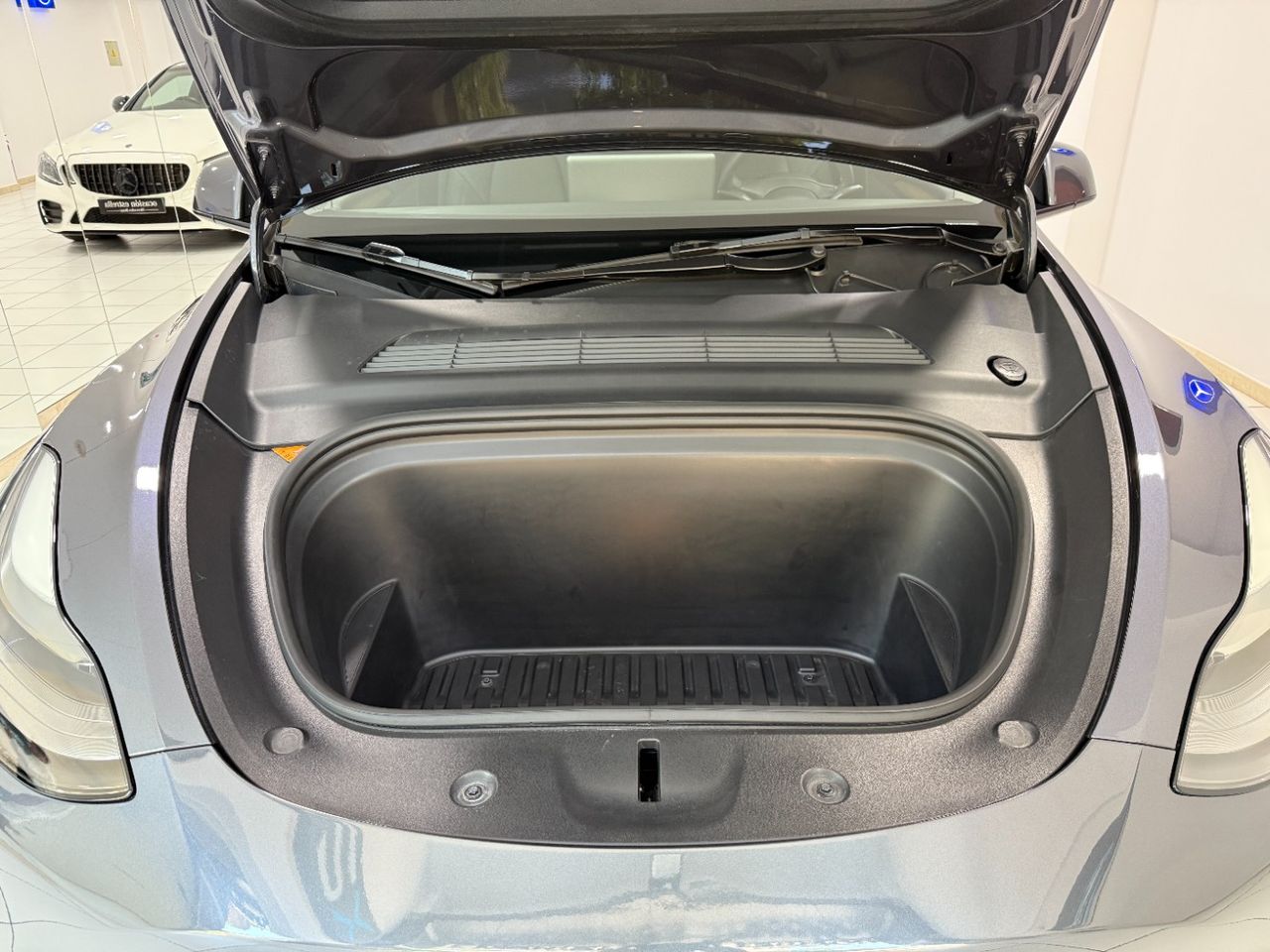 Tesla Model Y Gran autonomía Tracción integral  - Foto 14