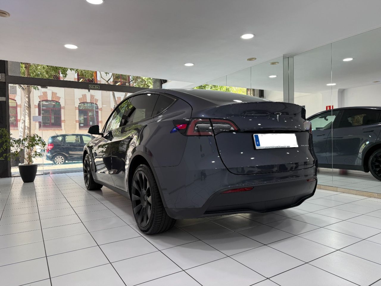 Tesla Model Y Gran autonomía Tracción integral  - Foto 19