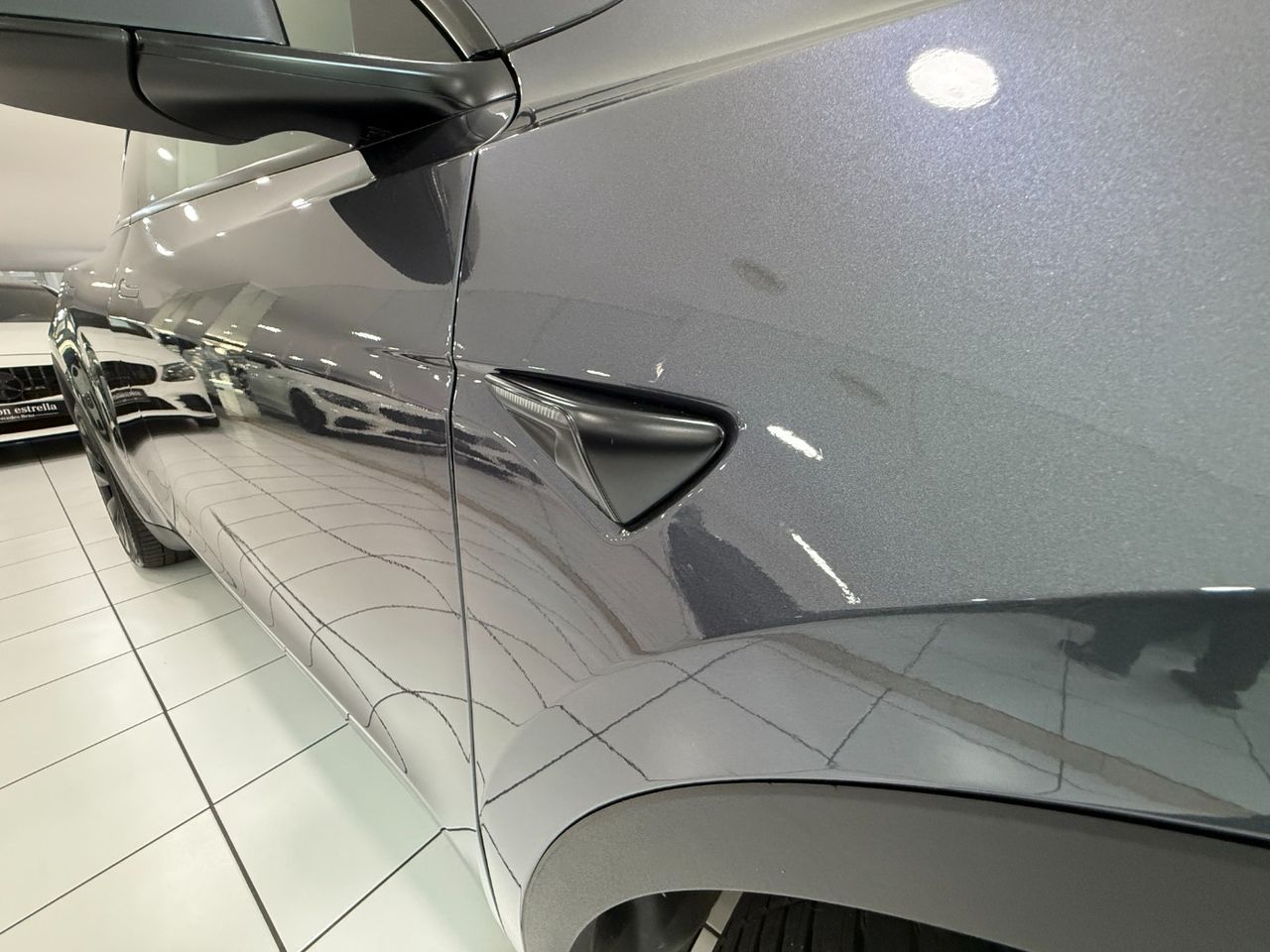 Tesla Model Y Gran autonomía Tracción integral  - Foto 26