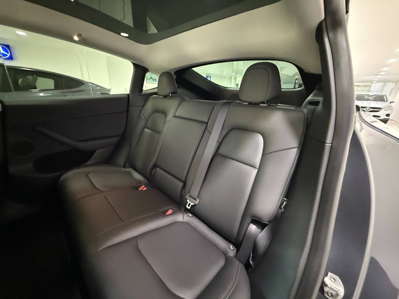 Tesla Model Y Gran autonomía Tracción integral  - Foto 23