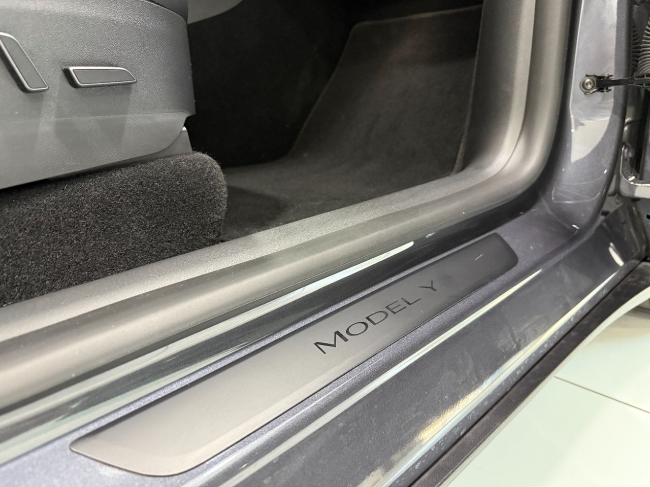 Tesla Model Y Gran autonomía Tracción integral  - Foto 13