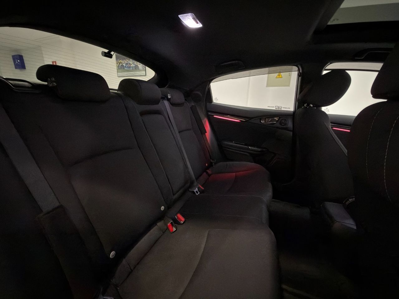 Honda Civic 1.5 i-VTEC TURBO SPORT PLUS  - Foto 18