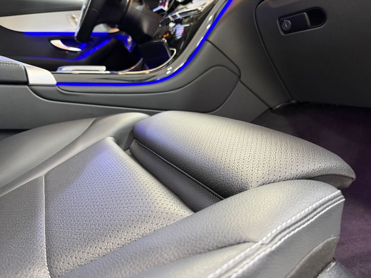 Mercedes GLC 300 e 4MATIC - Foto 16