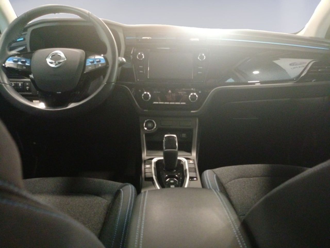 SsangYong Korando E-motion Urban Auto 140 kW (190 CV) - Foto 12