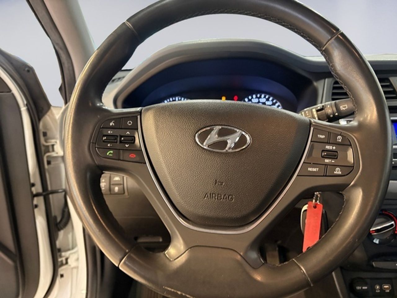 Hyundai i20 1.2 MPI BlueDrive Essence 62 kW (84 CV) - Foto 12