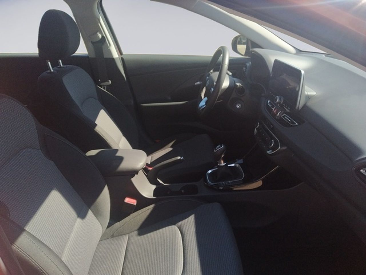 Hyundai i30 1.0 TGDI 48V Klass 74 kW (100 CV) - Foto 16
