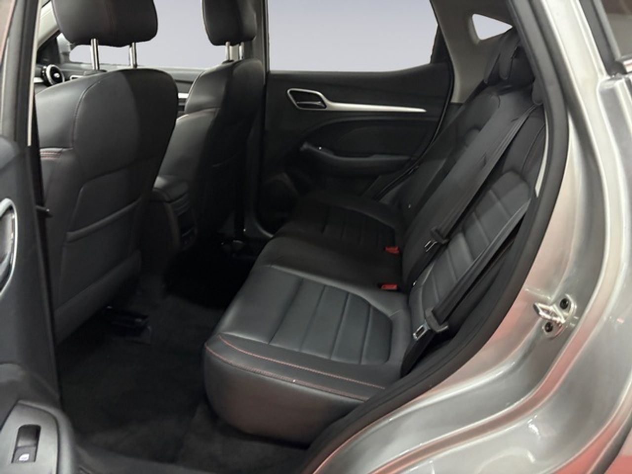 MG ZS 1.5 Luxury 78 kW (106 CV) - Foto 13