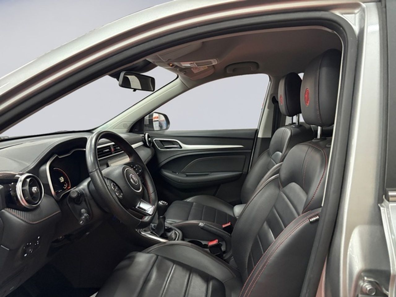 MG ZS 1.5 Luxury 78 kW (106 CV) - Foto 9