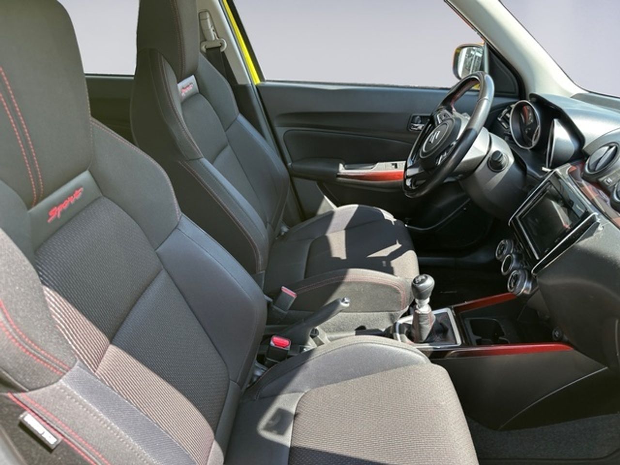 Suzuki Swift 1.4T Mild Hybrid Sport 95 kW (129 CV) - Foto 16