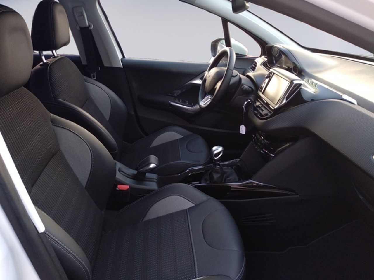 Peugeot 2008 PureTech 130 S&S Allure 96 kW (130 CV) - Foto 16