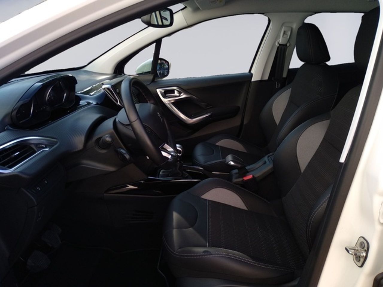 Peugeot 2008 PureTech 130 S&S Allure 96 kW (130 CV) - Foto 10