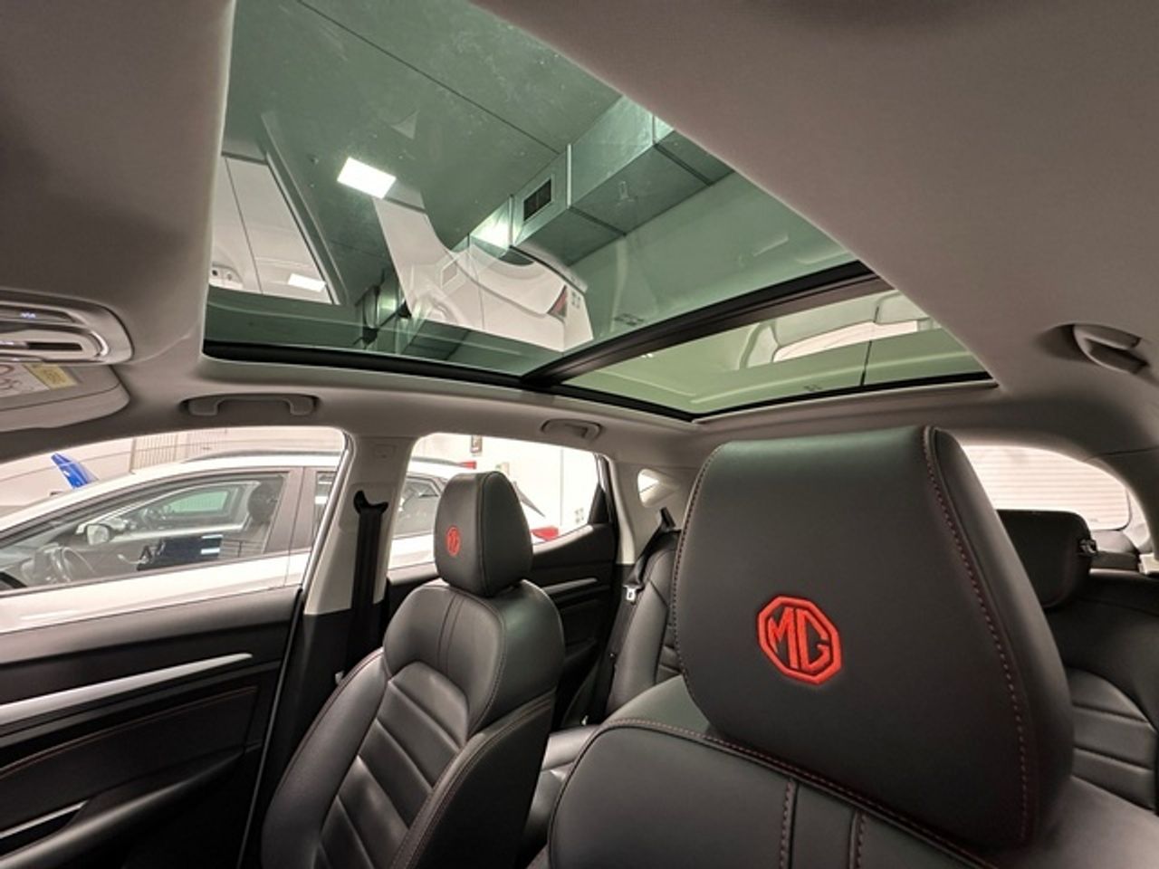 MG ZS 1.0T Luxury 82 kW (111 CV) - Foto 17