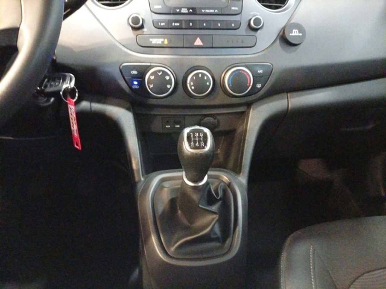 Hyundai i10 1.0 Go ! 49 kW (66 CV) - Foto 12