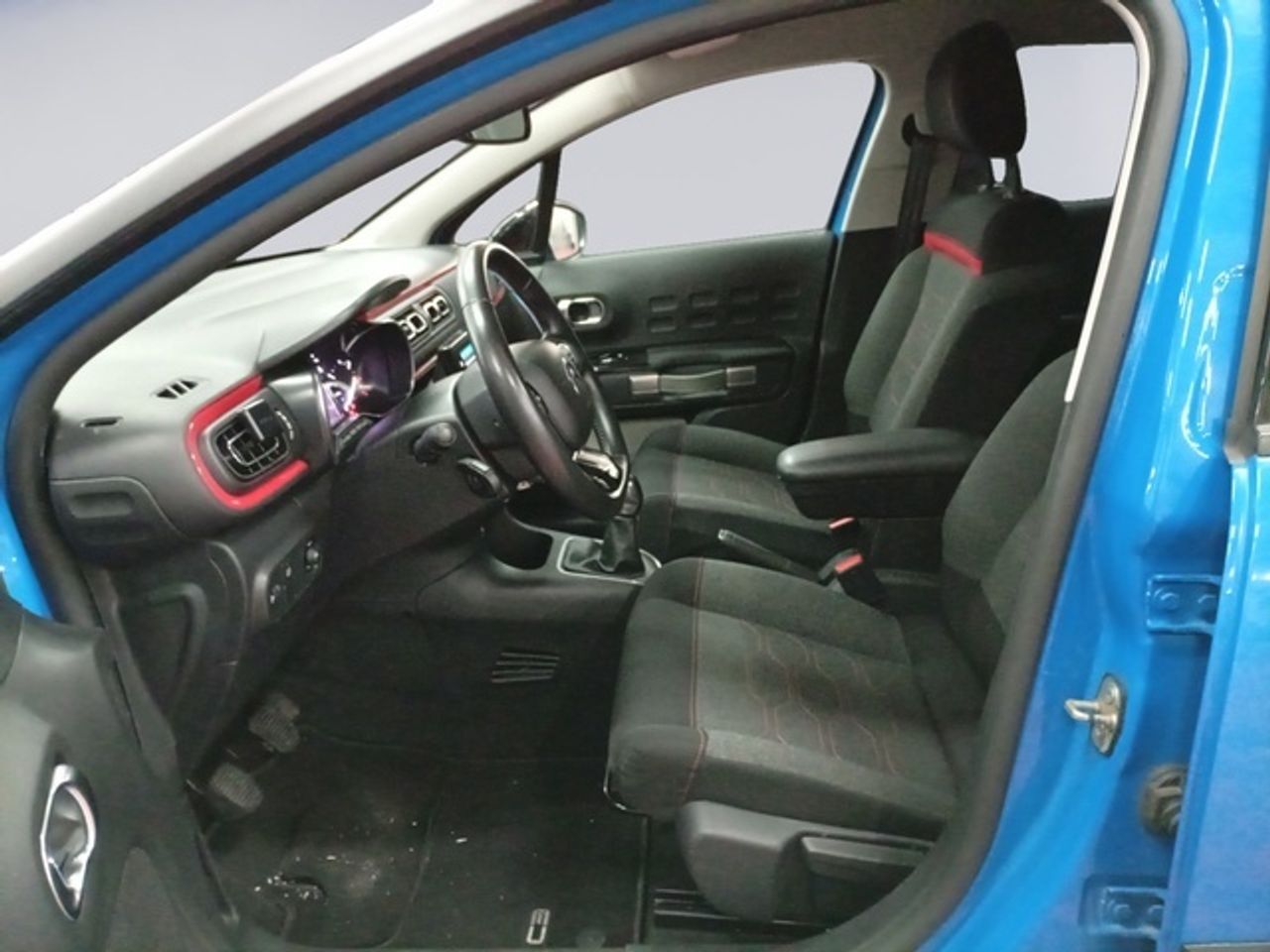 Citroën C3 Aircross PureTech 110 S&S Shine 81 kW (110 CV) - Foto 10