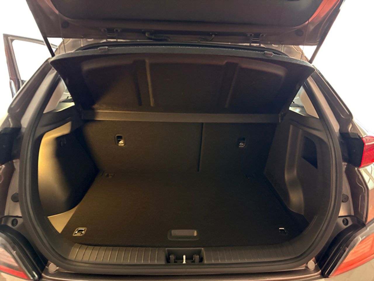 Hyundai Kona EV Maxx 100 kW (136 CV) - Foto 15