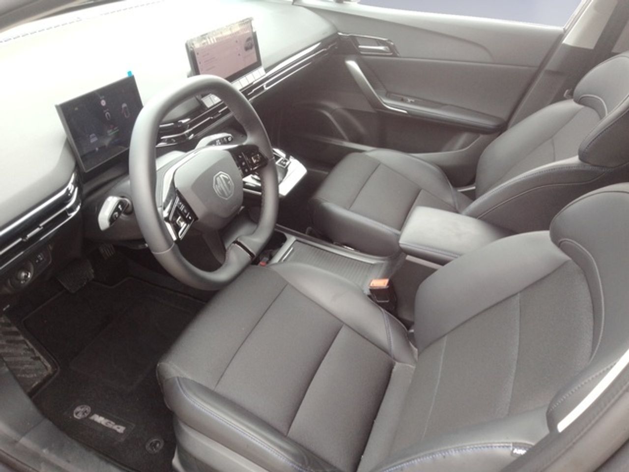MG MG4 64kWh Luxury 150 kW (204 CV) - Foto 10