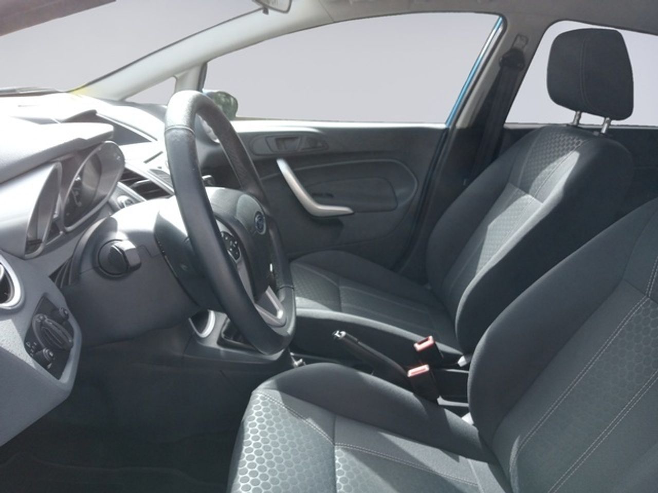 Ford Fiesta 1.6 TDCi Econetic 66 kW (90 CV) - Foto 10