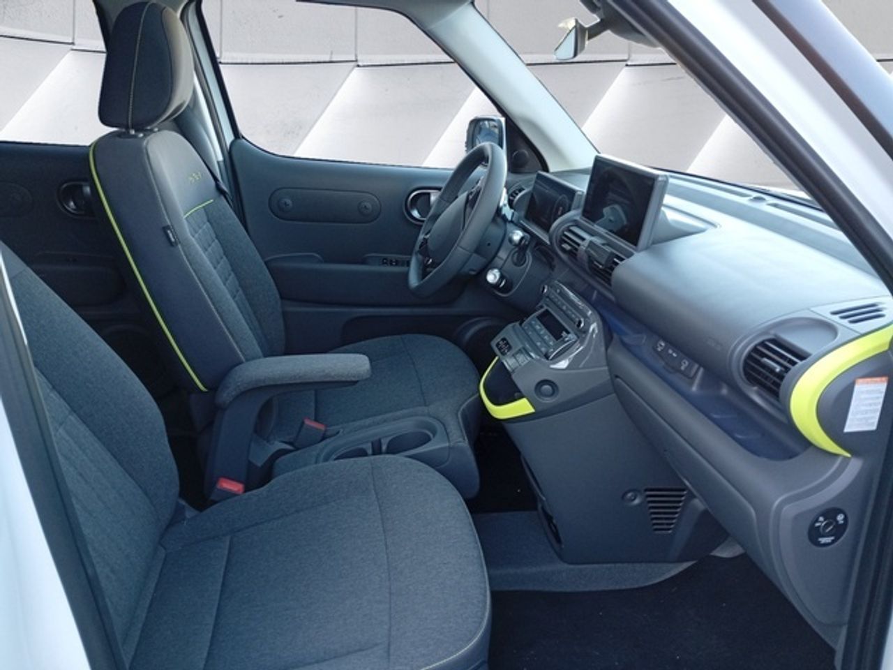 Hyundai Inster 49KWH Tecno Cross 85 kW (115 CV) - Foto 16