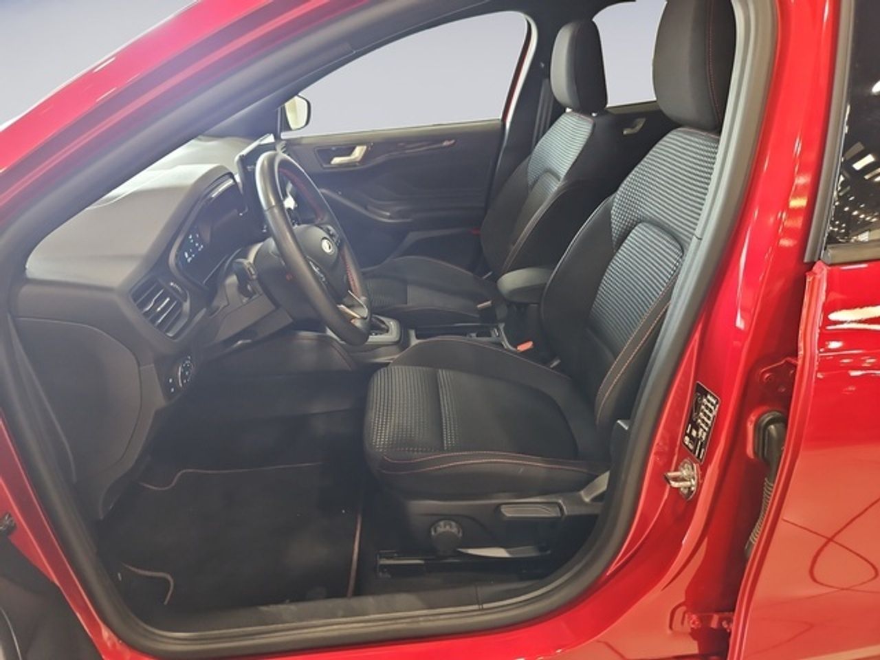 Ford Focus SportBreak 1.0 Ecoboost MHEV ST-Line Auto 114 kW (155 CV) - Foto 10