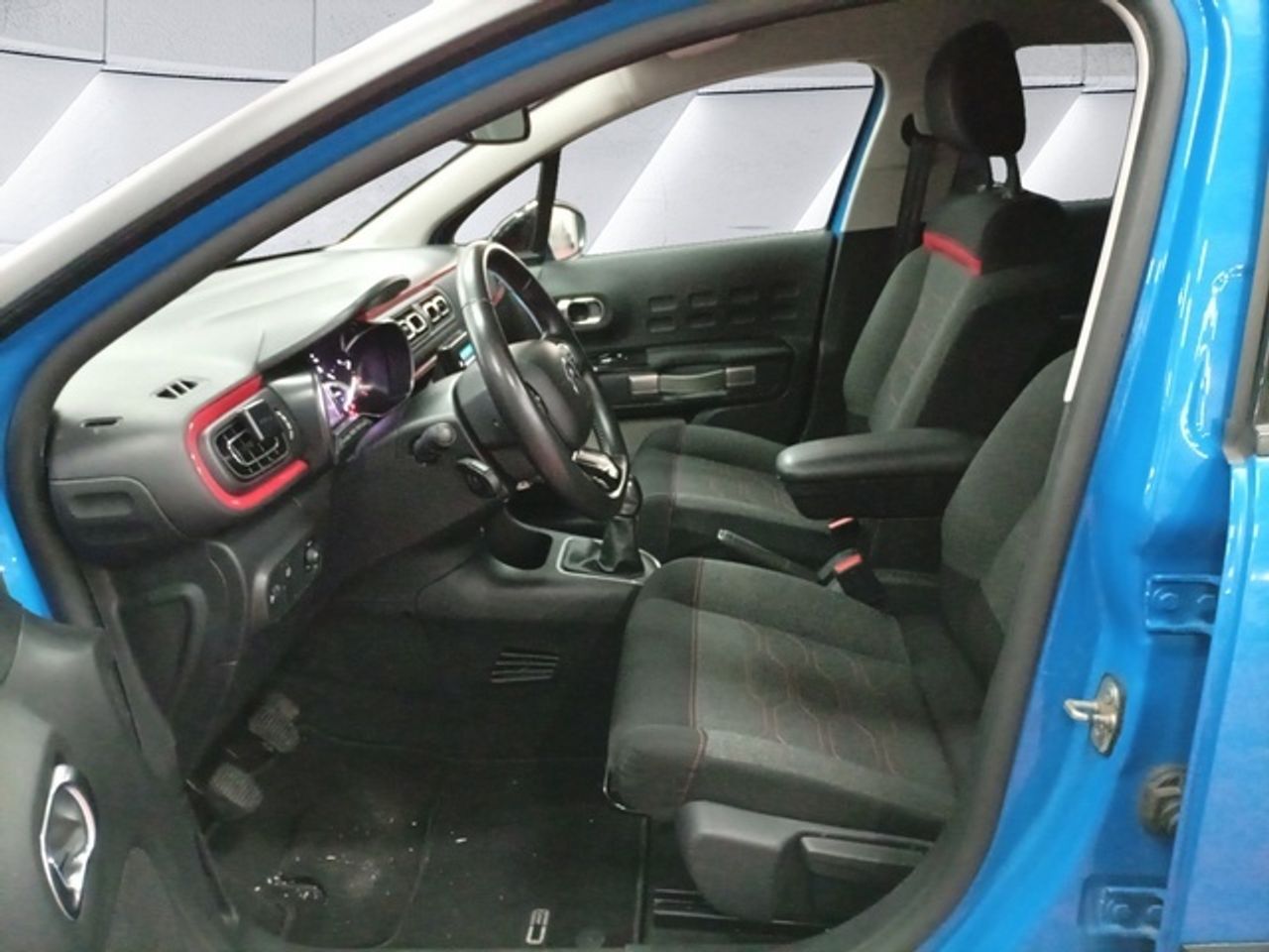Citroën C3 Aircross PureTech 110 S&S Shine 81 kW (110 CV) - Foto 10