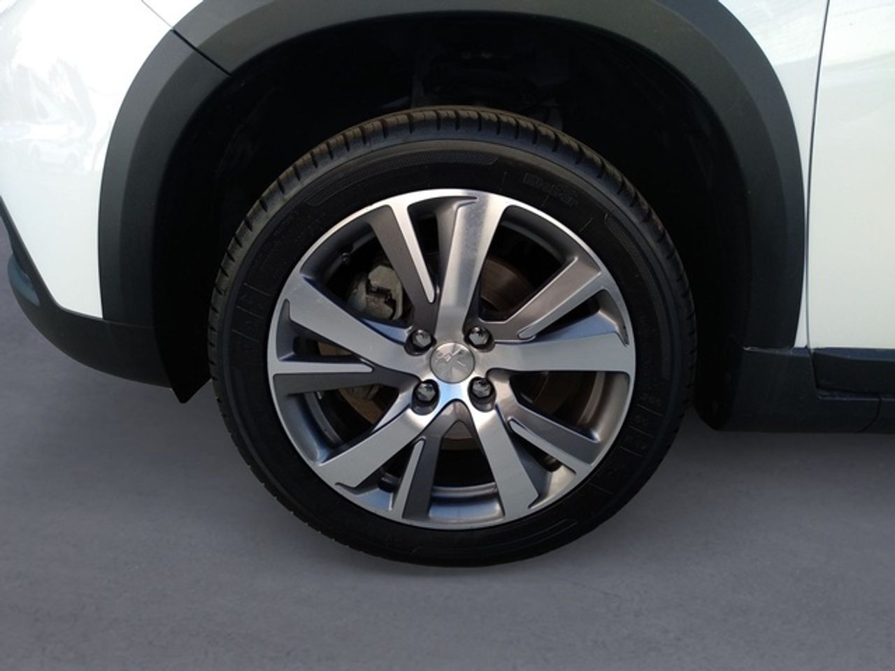 Peugeot 2008 PureTech 130 S&S Allure 96 kW (130 CV) - Foto 16