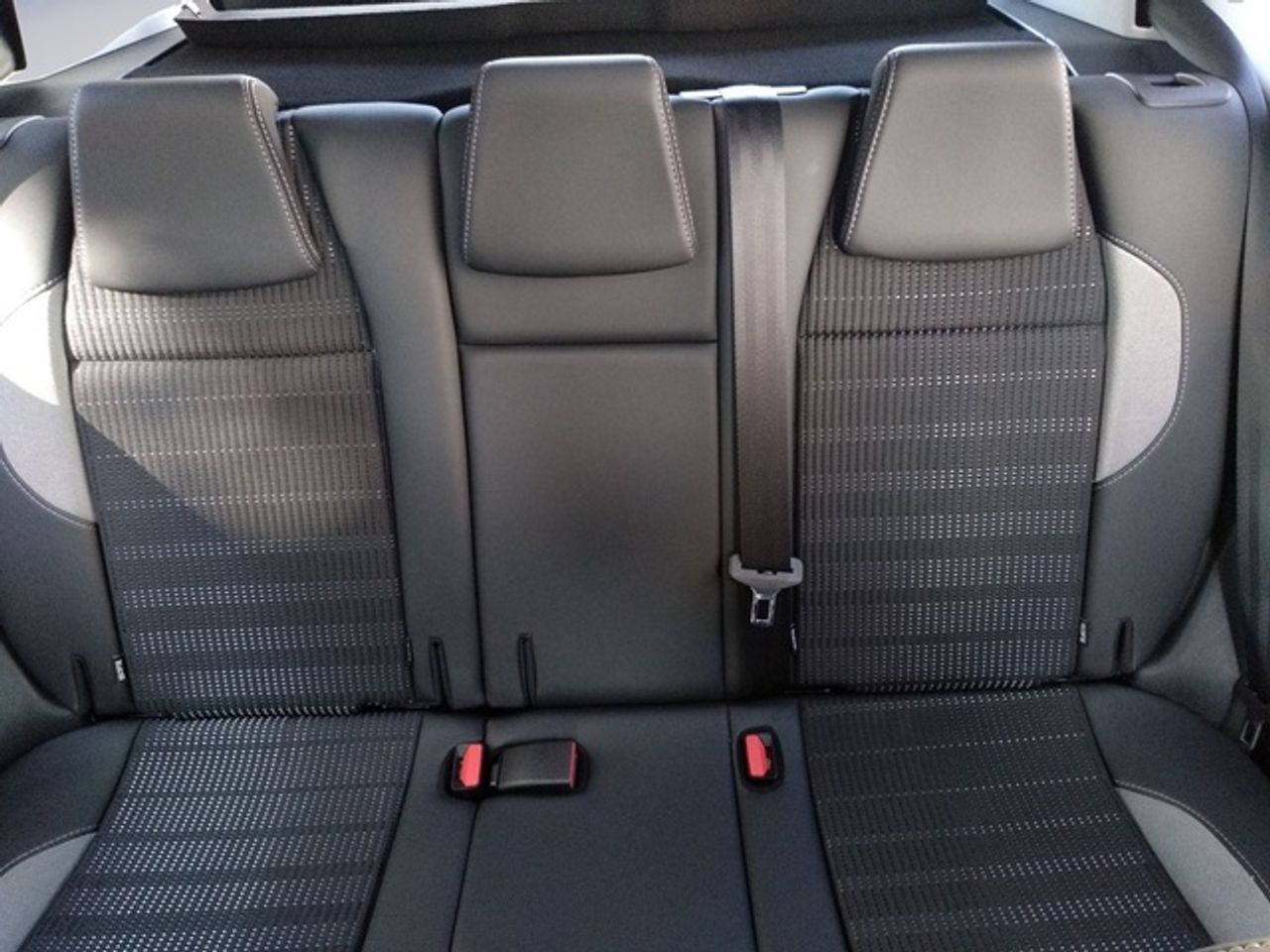 Peugeot 2008 PureTech 130 S&S Allure 96 kW (130 CV) - Foto 14