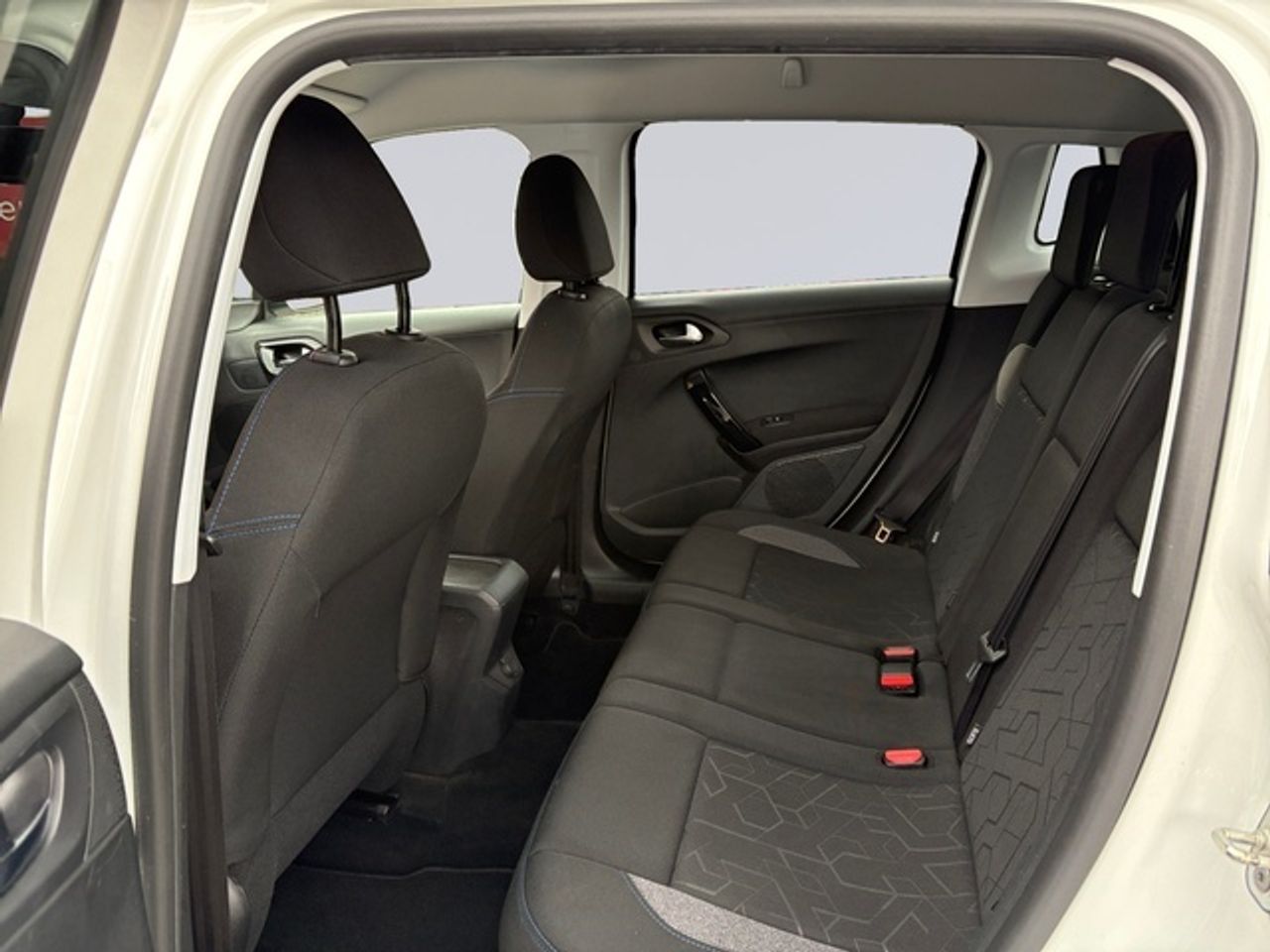 Peugeot 2008 PureTech 130 S&S Signature 96 kW (130 CV) - Foto 14