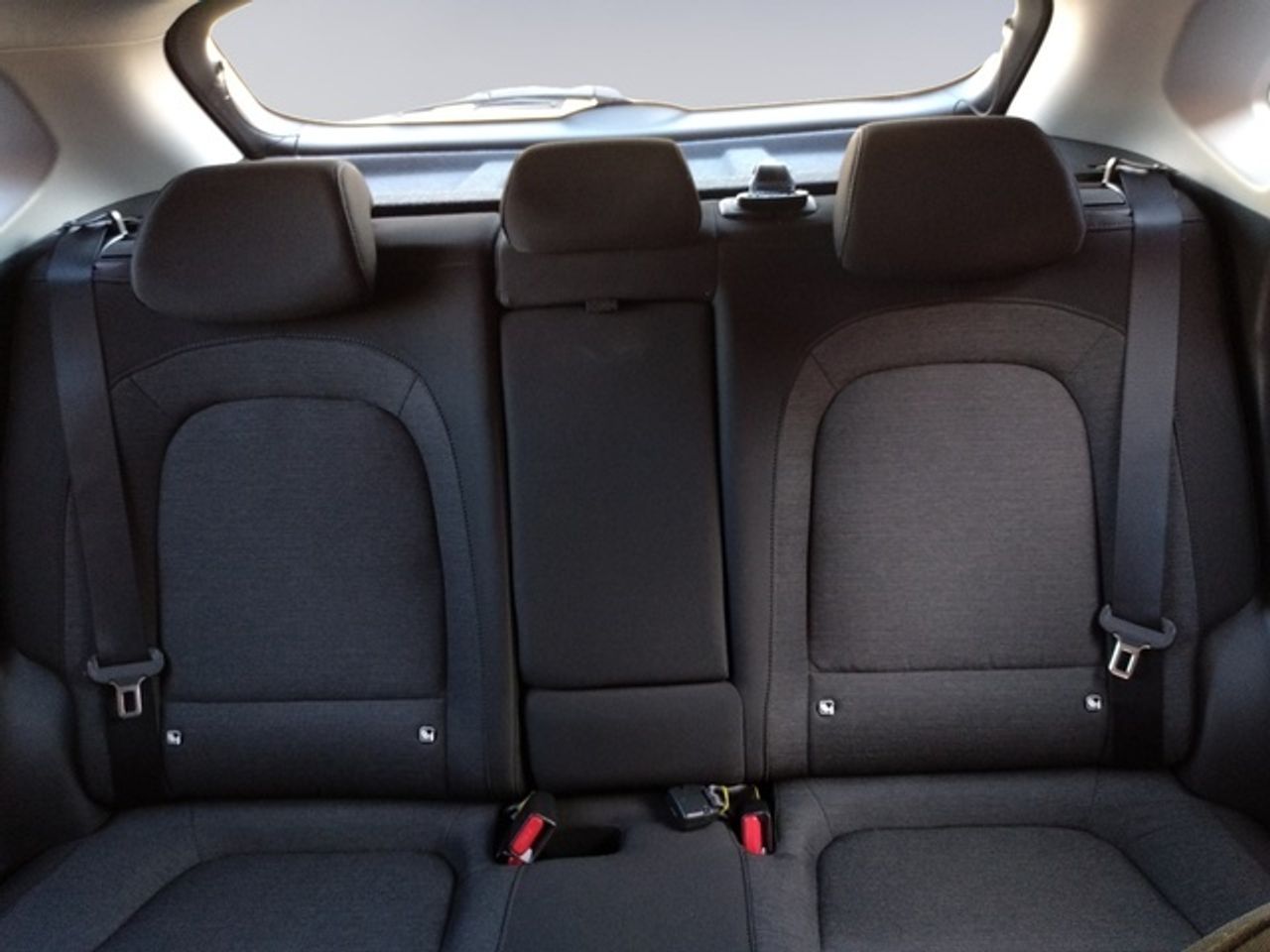 Hyundai Kona EV Maxx 150 kW (204 CV) - Foto 14