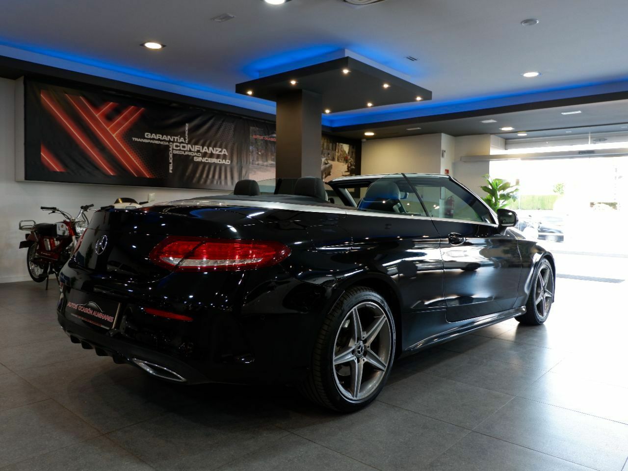 Mercedes Clase C C Cabrio 220 d AMG - Foto 5