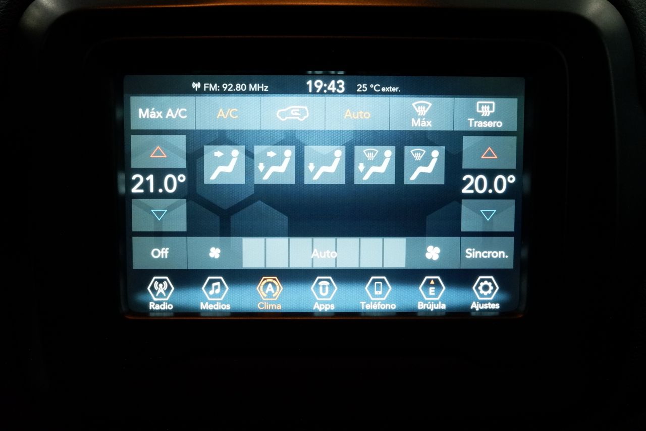 Jeep Renegade Change the Way 1.0 Turbo 88 kW (120 CV) 4x2 - Foto 19