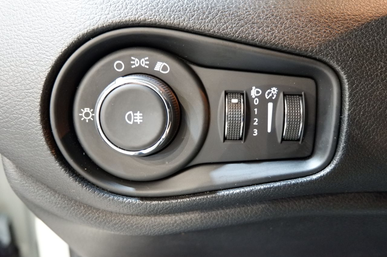 Jeep Renegade Change the Way 1.0 Turbo 88 kW (120 CV) 4x2 - Foto 21