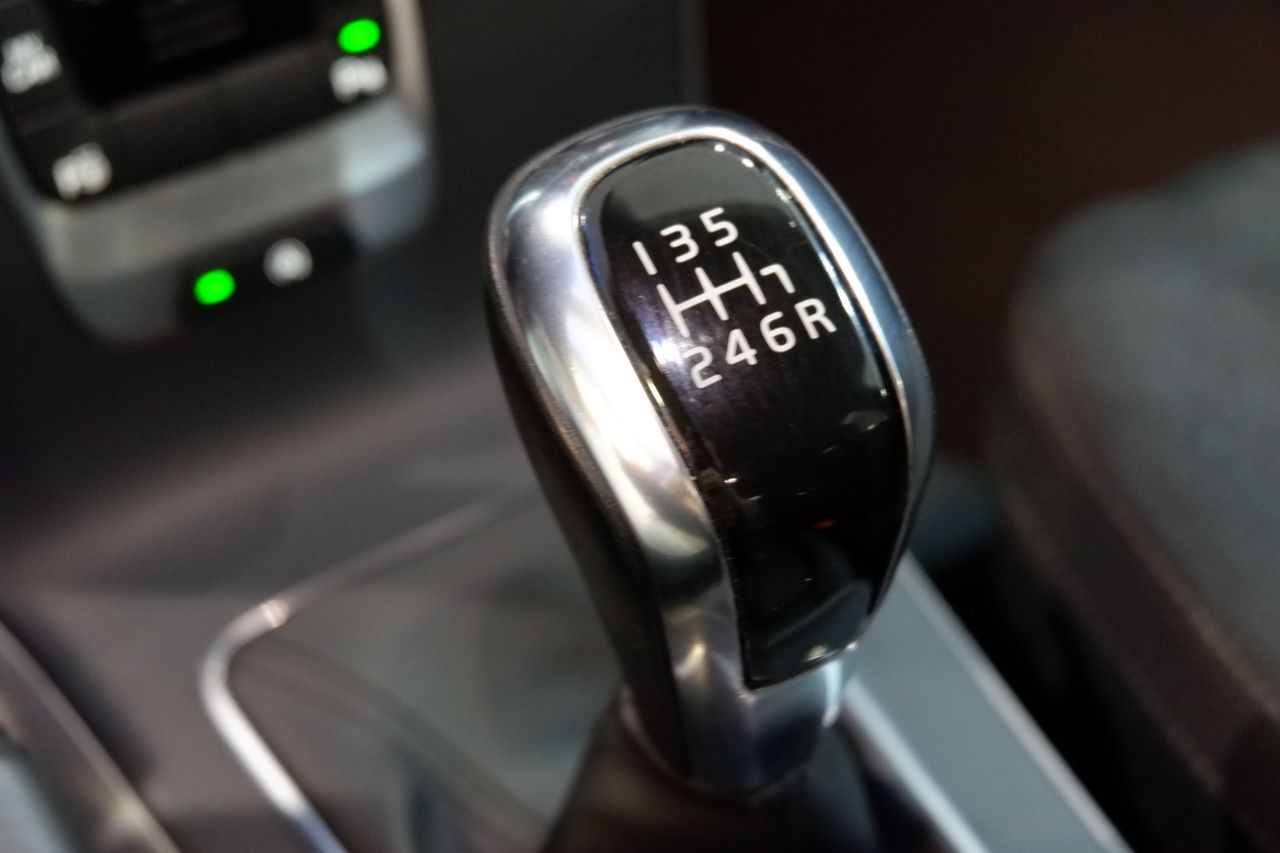 Volvo V40 2.0 T2 Kinetic - Foto 12