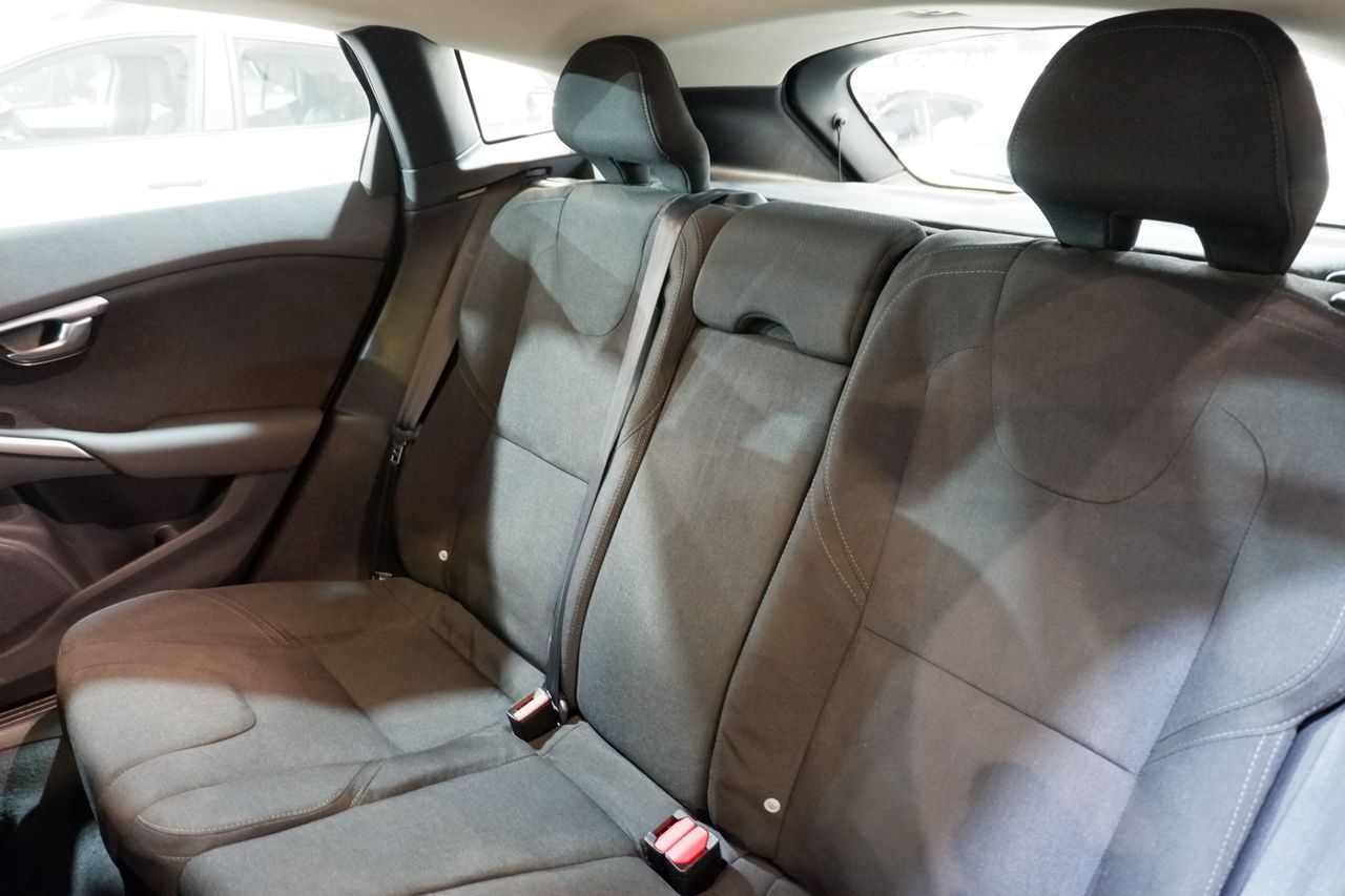 Volvo V40 2.0 T2 Kinetic - Foto 8