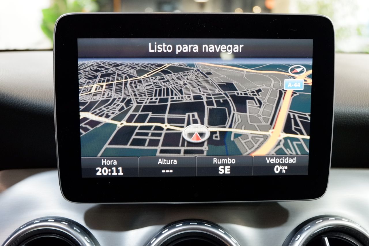 Mercedes Clase GLA 200d AMG Line - Foto 17