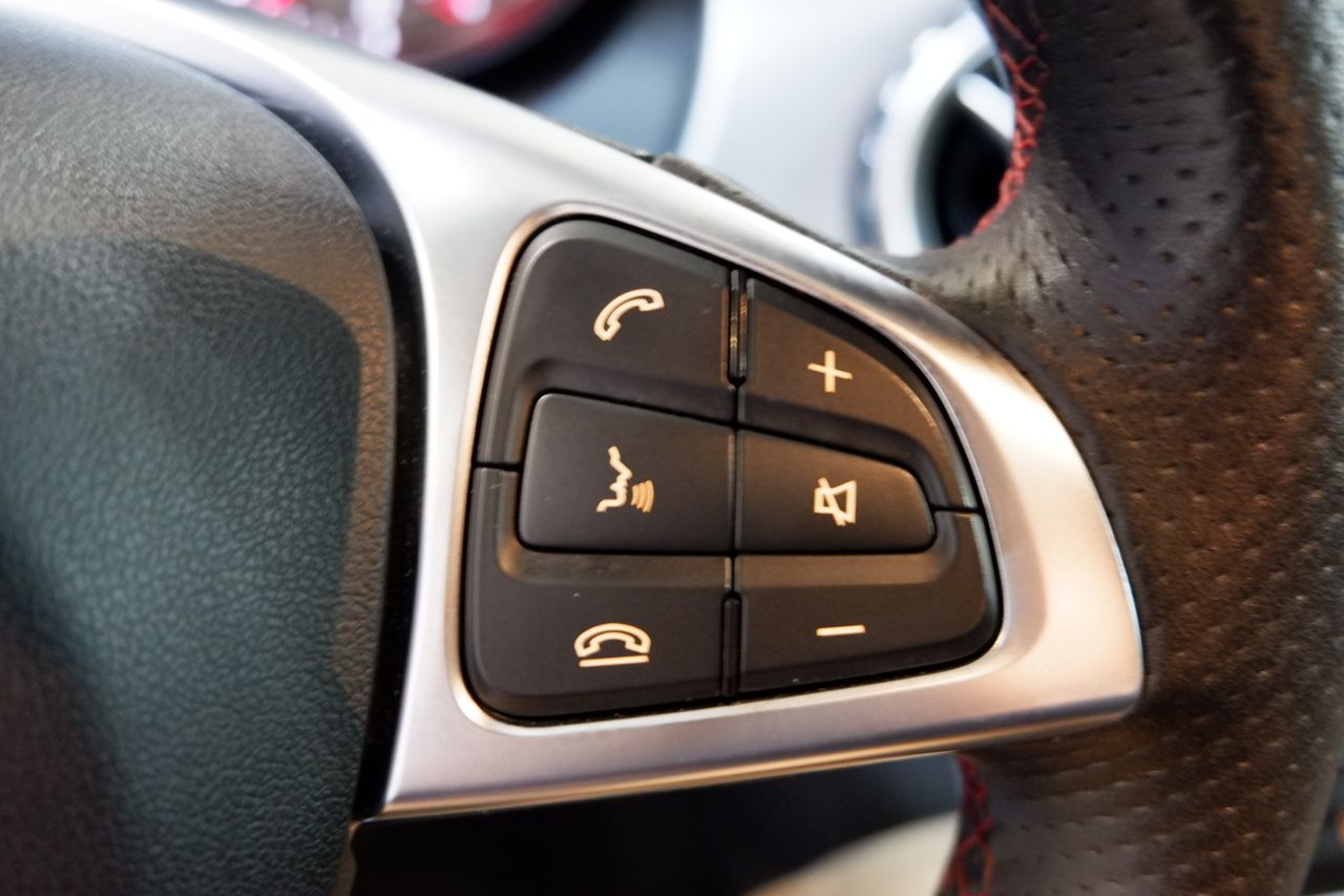 Mercedes Clase GLA 200d AMG Line - Foto 24