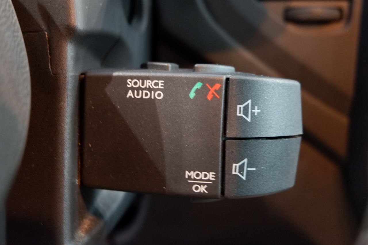 Renault Captur 1.3tCe Zen 130cv - Foto 21