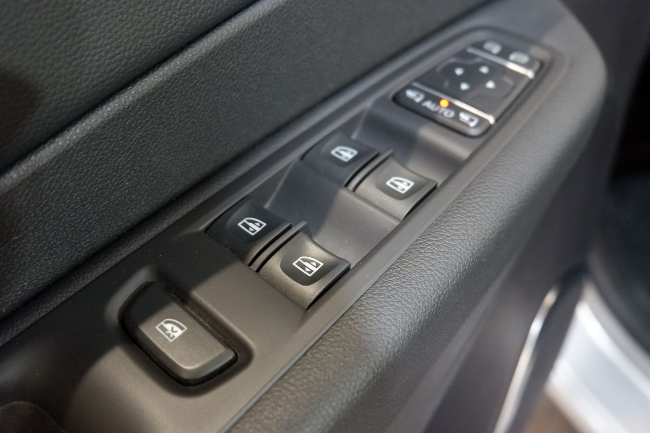 Renault Captur 1.3tCe Zen 130cv - Foto 11