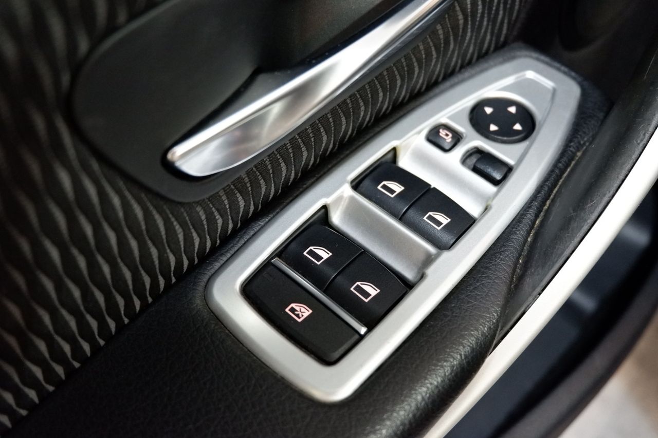BMW Serie 3 318d - Foto 11
