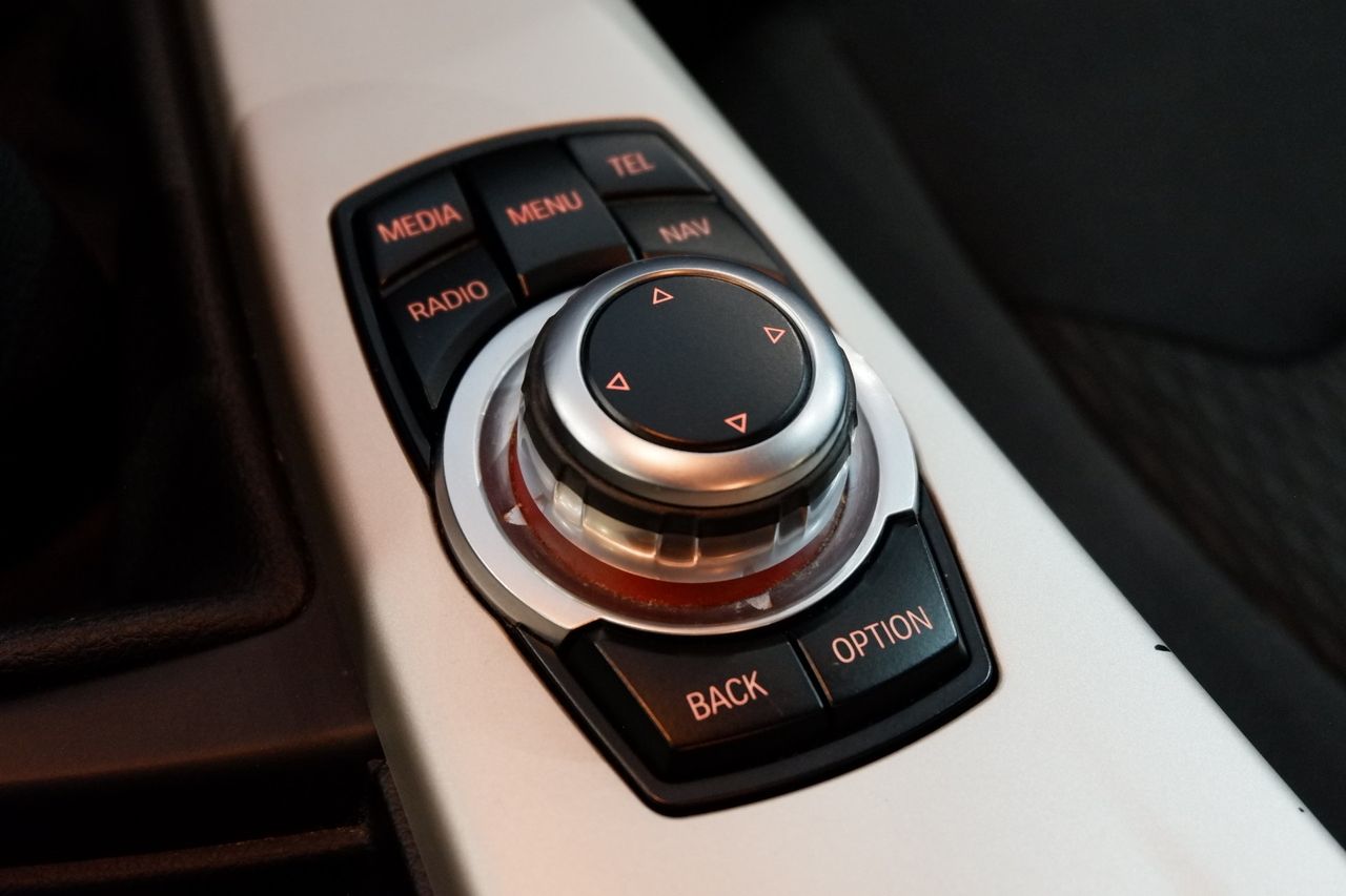 BMW Serie 3 318d - Foto 13