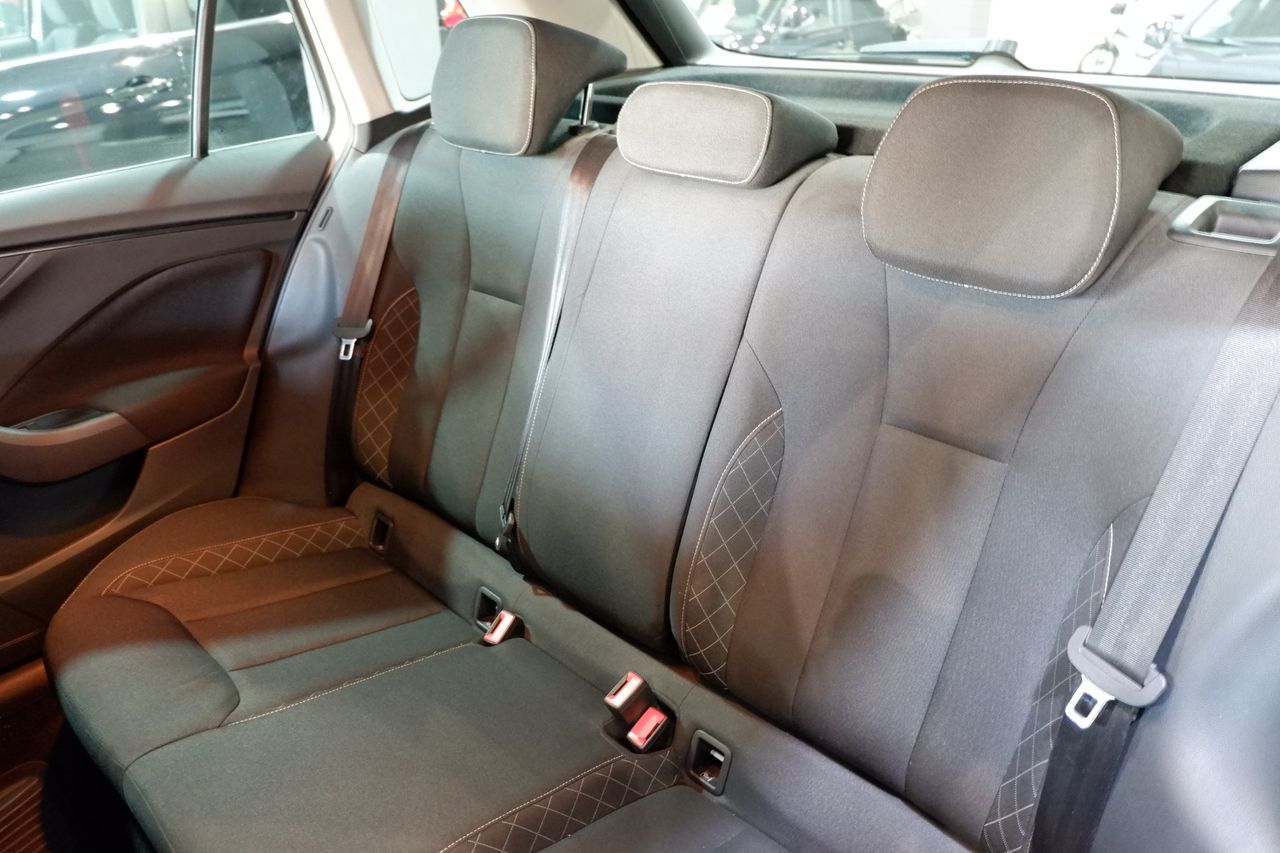 Skoda Kamiq 1.0 TSI 81 kW - Foto 8
