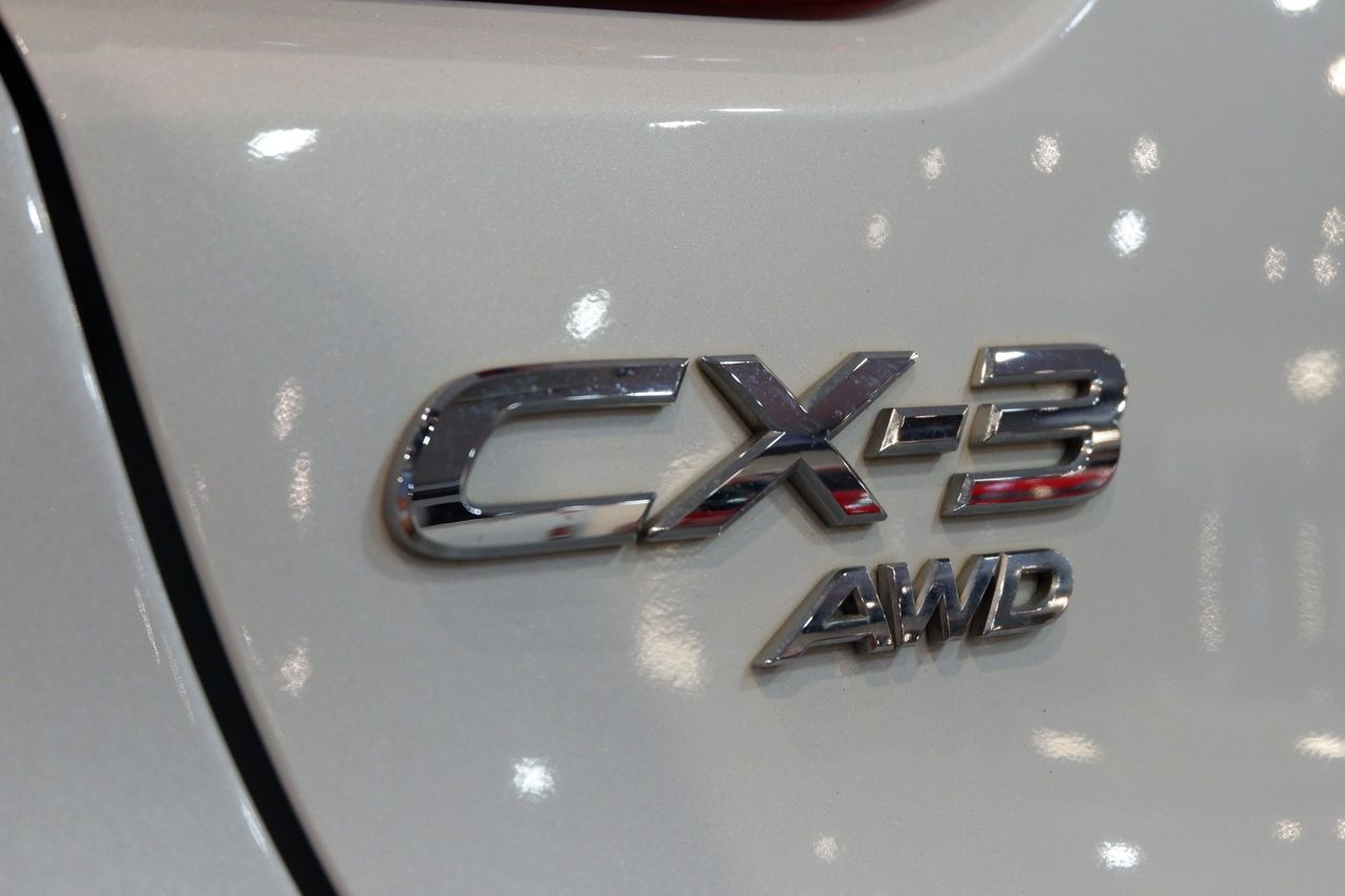 Mazda CX-3 Luxury 2.0 150 CV AWD Aut. - Foto 8
