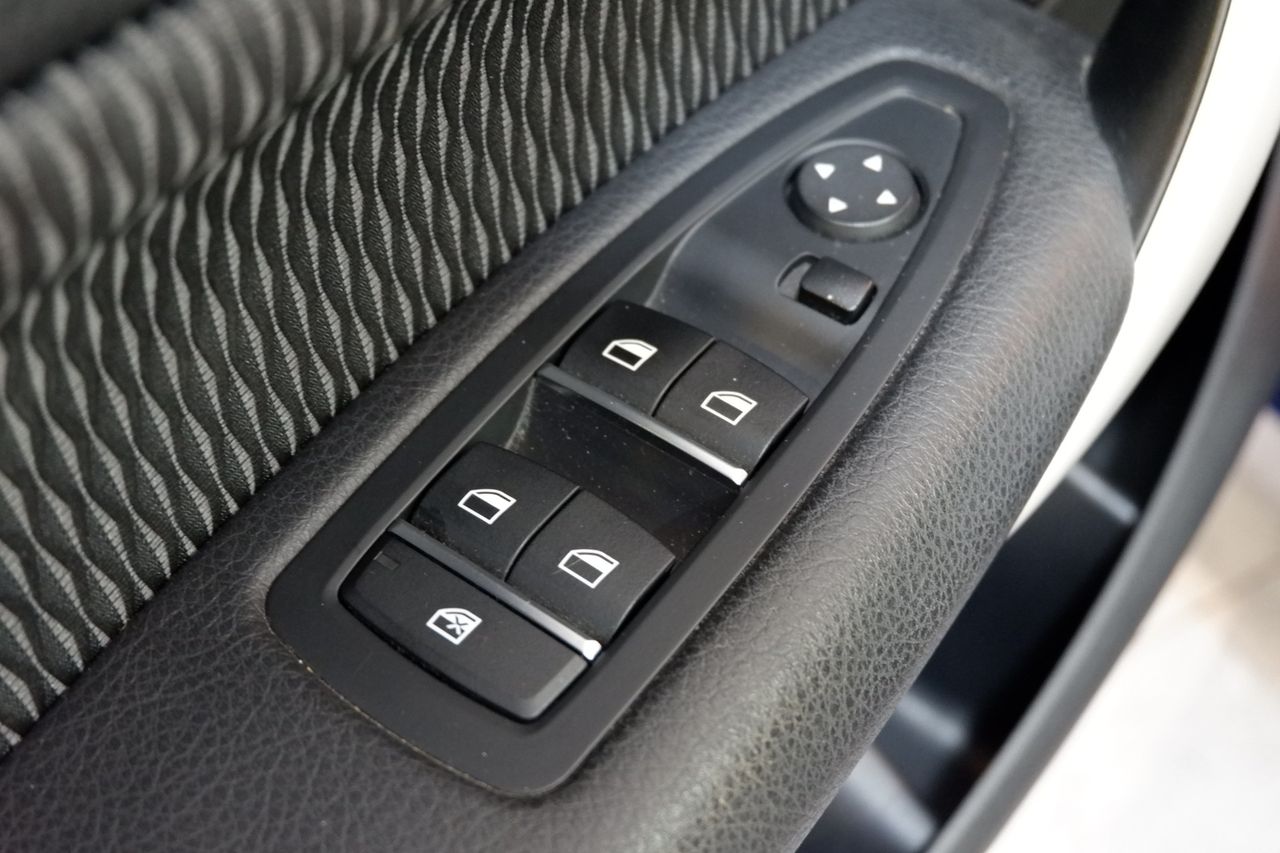 BMW Serie 1 118i 5p Aut. - Foto 12