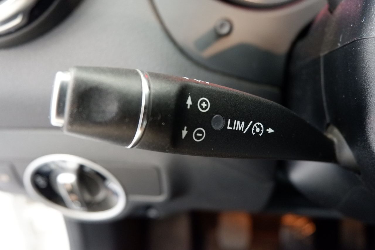 Mercedes GLA 180 - Foto 24