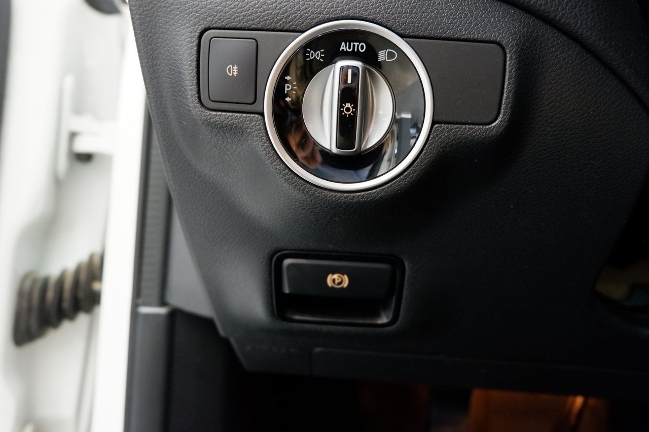 Mercedes GLA 180 - Foto 25