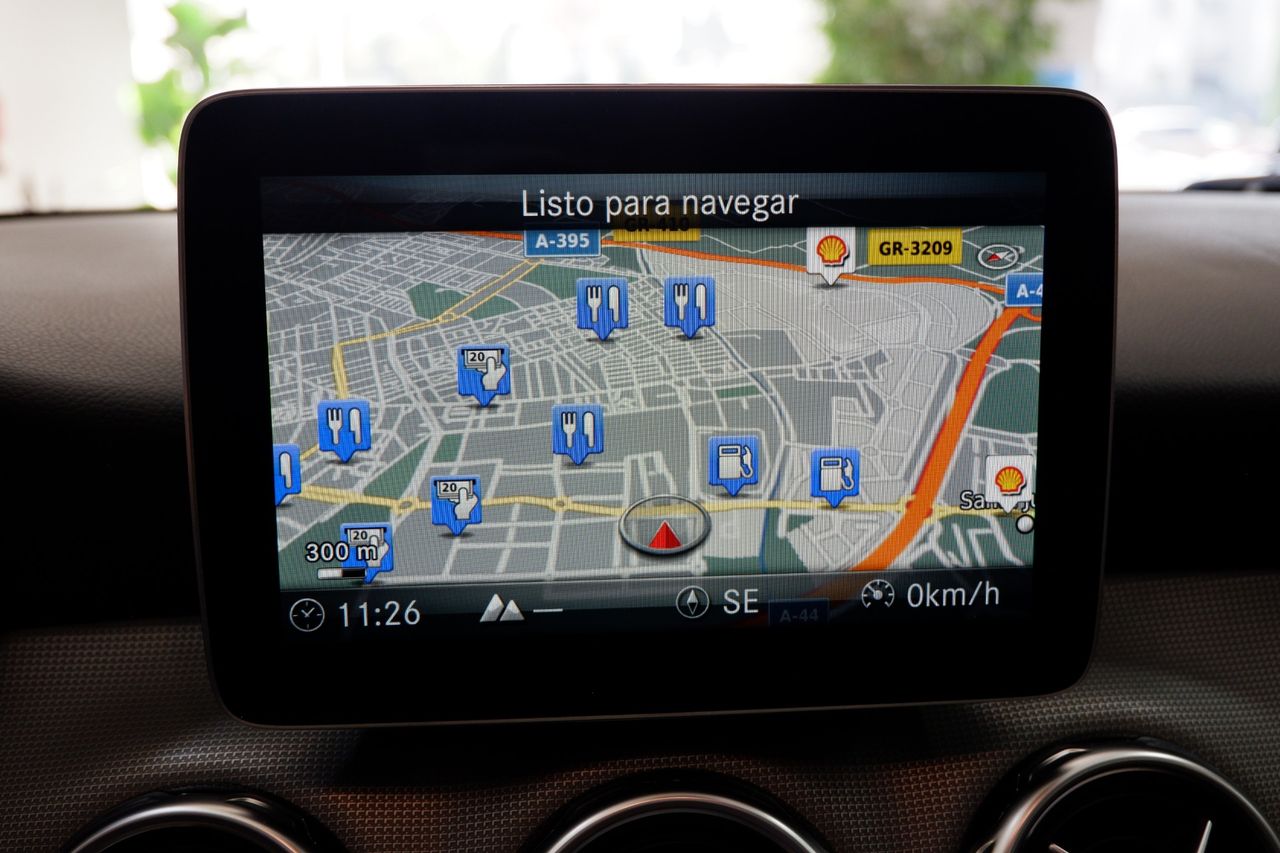 Mercedes GLA 180 - Foto 17