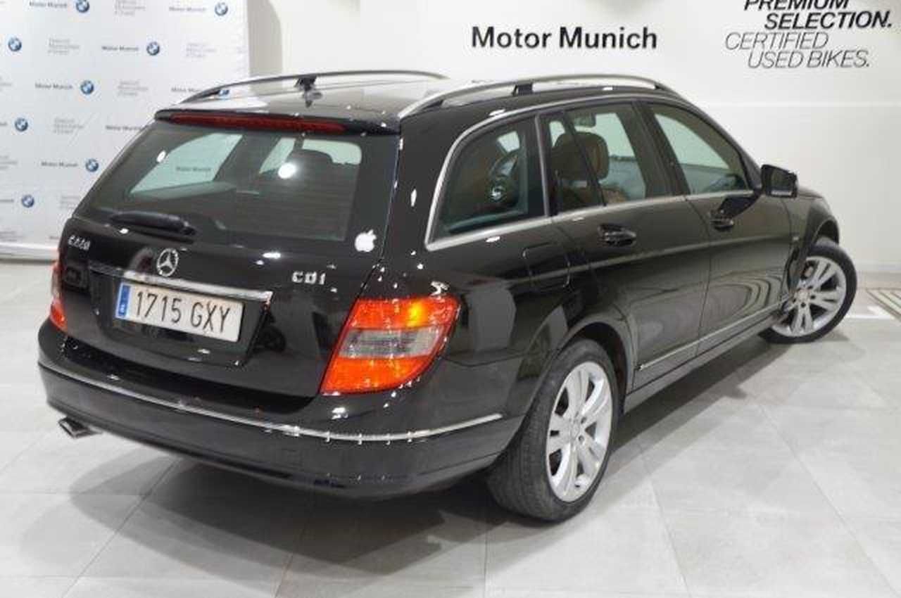 mercedes clase c 2010 / foto grande (3)