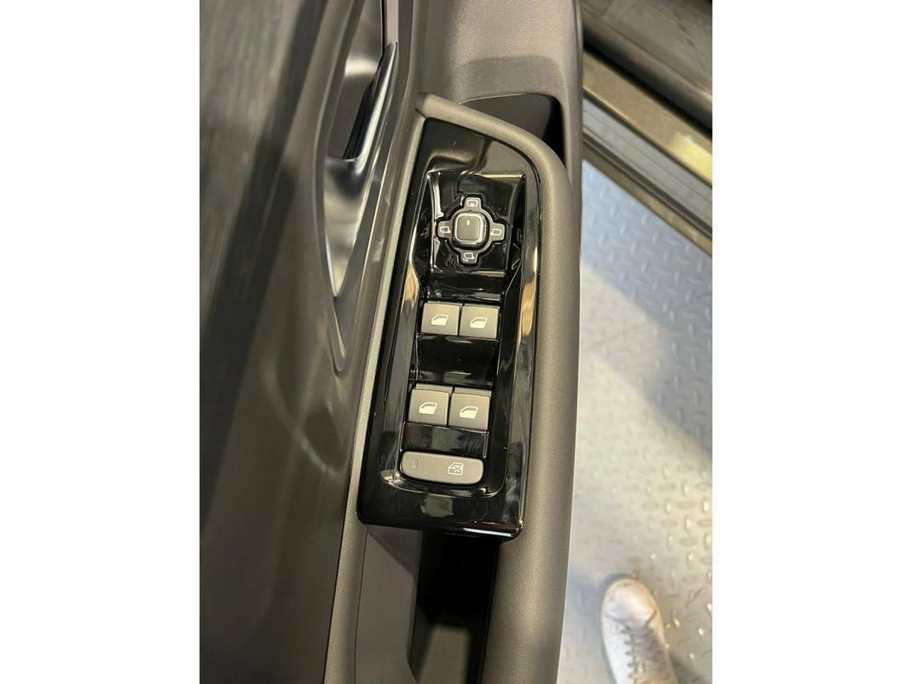 Citroën C5 X Shine Hybrid 180 e-EAT8 - foto 12