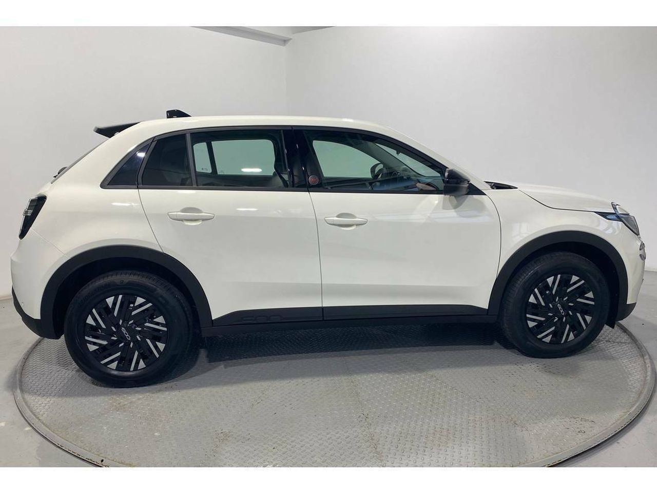 Fiat 600 RED 600e   54kwh 115kw (156cv) - foto 4